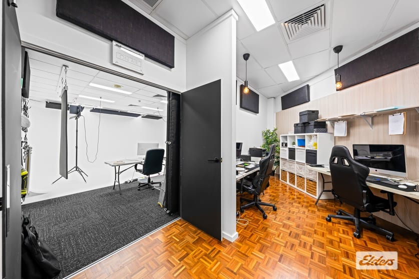 Click to view all images 1/373 Chatswood Road Shailer Park QLD 4128 - Image 3