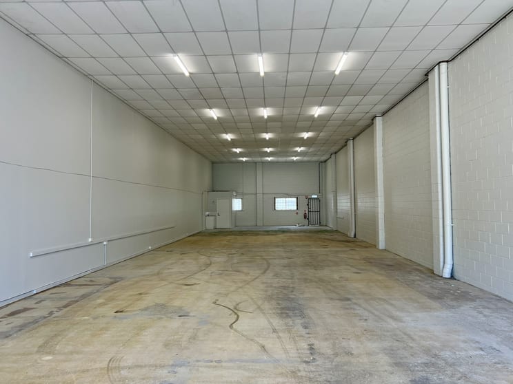 2/2932 Logan Road Underwood QLD 4119 - Image 2