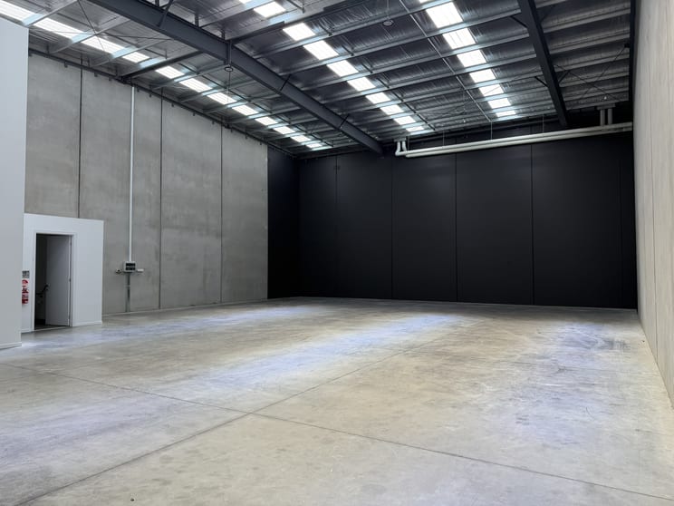 Click to view all images 28 Paramount Boulevard Cranbourne West VIC 3977 - Image 2