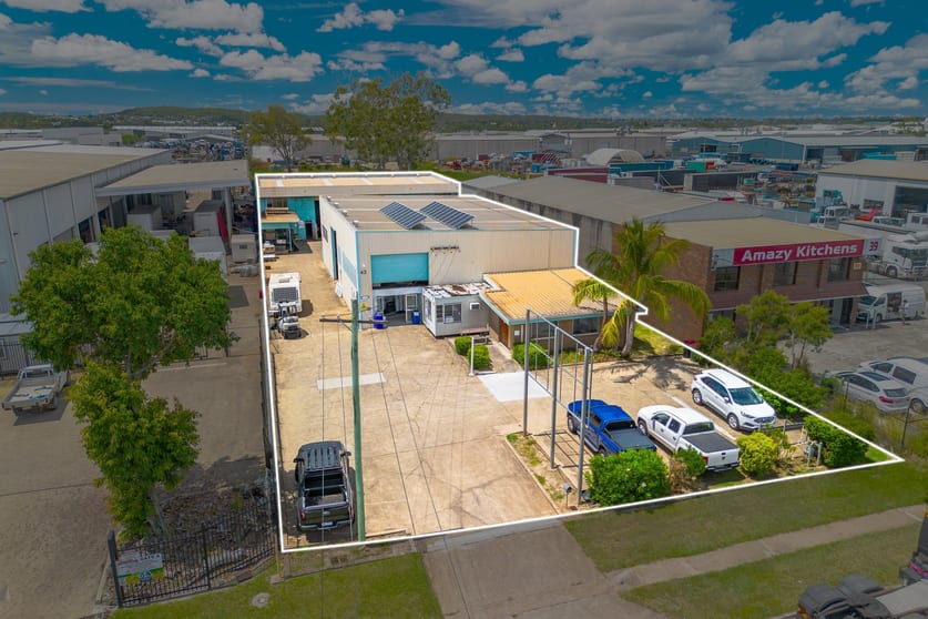 Click to view all images 43 Suscatand Street Rocklea QLD 4106 - Image 1