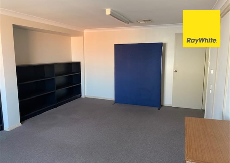Click to view all images Suite 2 / 18 Sweaney Street Inverell NSW 2360 - Image 2