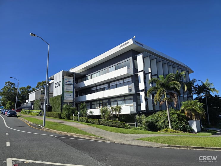 Click to view all images 207 Currumburra Road Ashmore QLD 4214 - Image 1