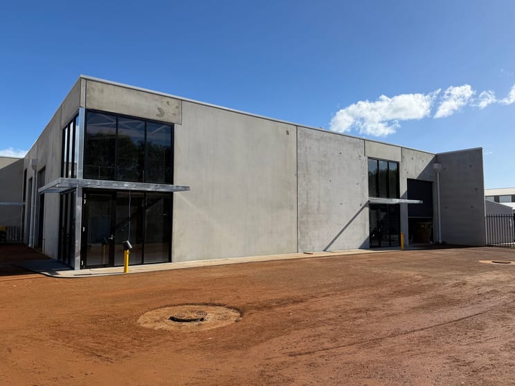 Click to view all images 1/10 Bradman Street Busselton WA 6280 - Image 2