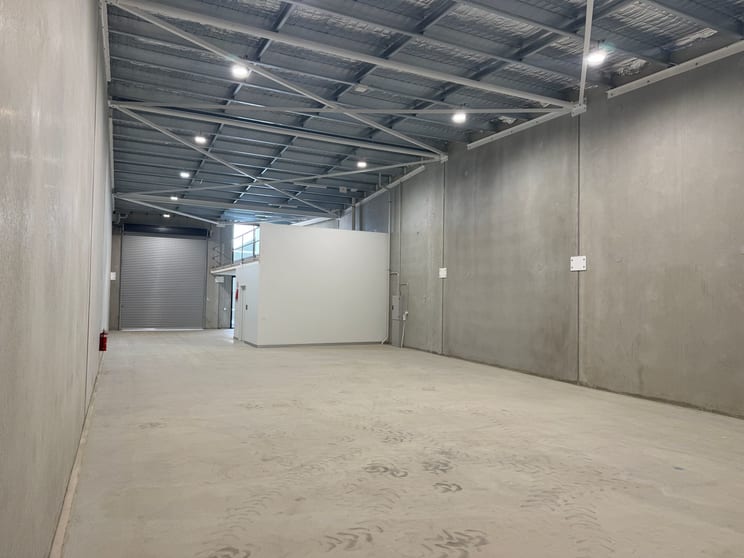 Click to view all images 6/10 Bradman Street Busselton WA 6280 - Image 3