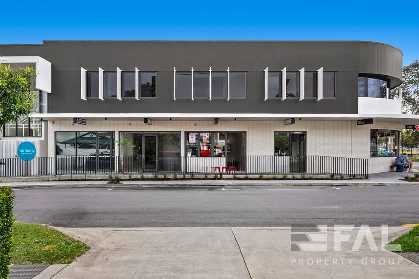 Click to view all images 293 Honour Avenue Graceville QLD 4075 - Image 3