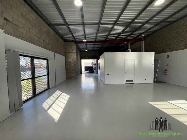Click to view all images 2/44 Storie Street Clontarf QLD 4019 - Image 2