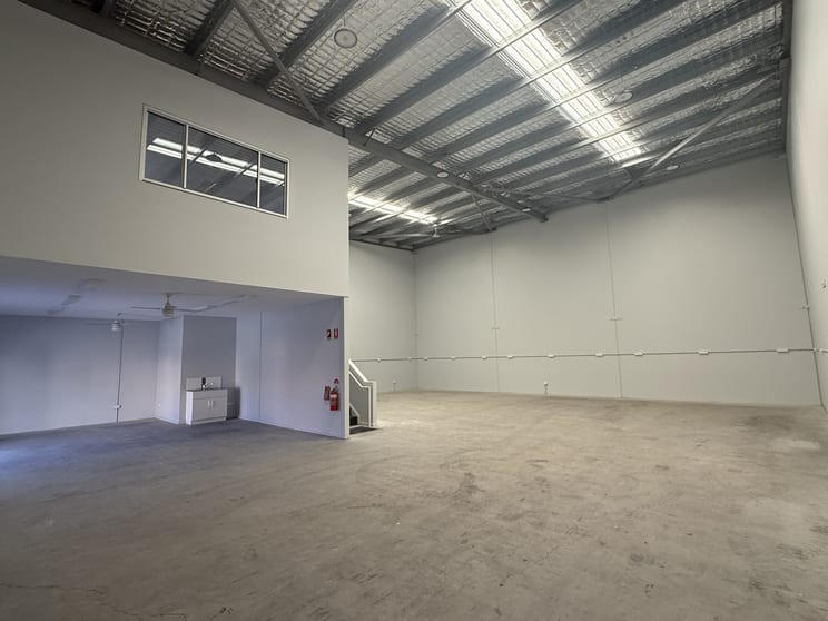 Click to view all images 4/14 Technology Drive Arundel QLD 4214 - Image 3