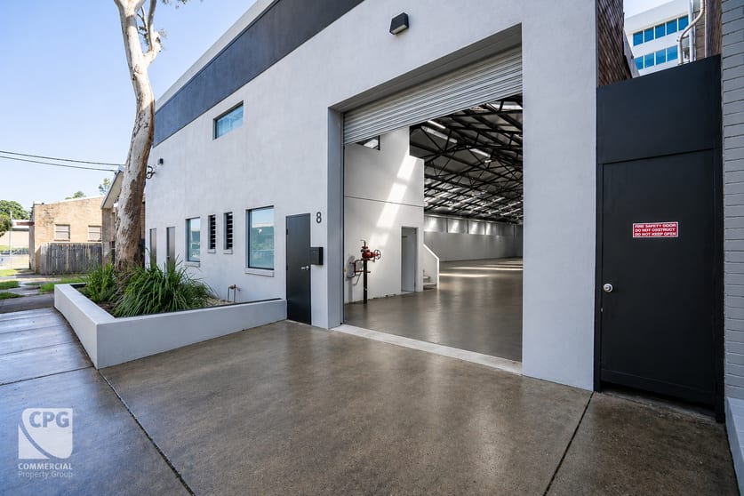 Click to view all images 8 Chalmers Crescent Mascot NSW 2020 - Image 2