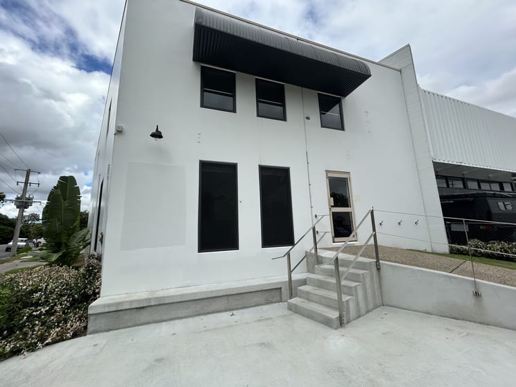Click to view all images G/85 Deshon Street Woolloongabba QLD 4102 - Image 1