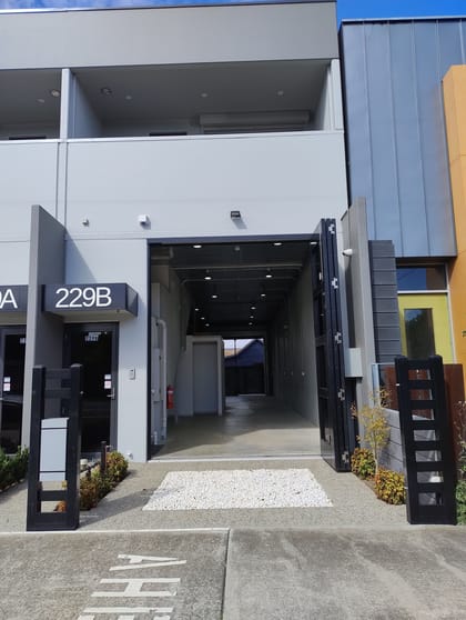 Click to view all images 229B Hyde Street Yarraville VIC 3013 - Image 3