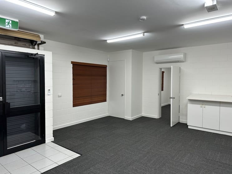 Click to view all images 21 Bishop St Woolner NT 0820 - Image 2