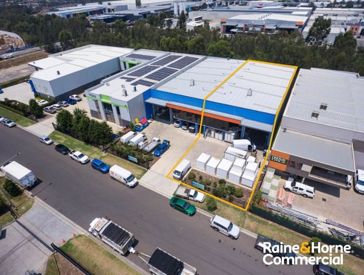 Click to view all images Unit 1/7 Waler Crescent Smeaton Grange NSW 2567 - Image 1