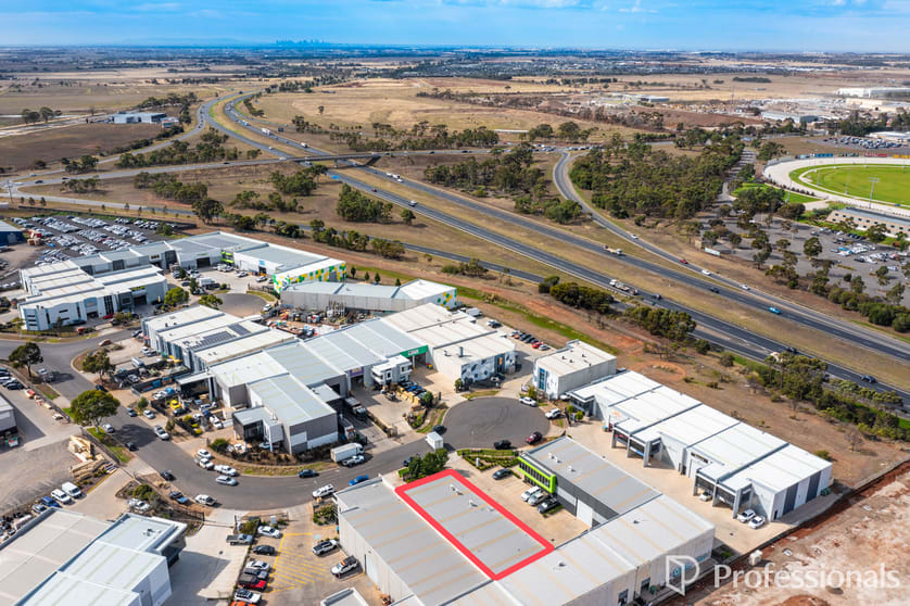 4/16 Harrison Court Melton VIC 3337 - Image 1