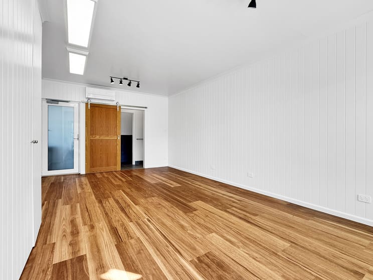Click to view all images 3/51 Metung Rd Metung VIC 3904 - Image 3