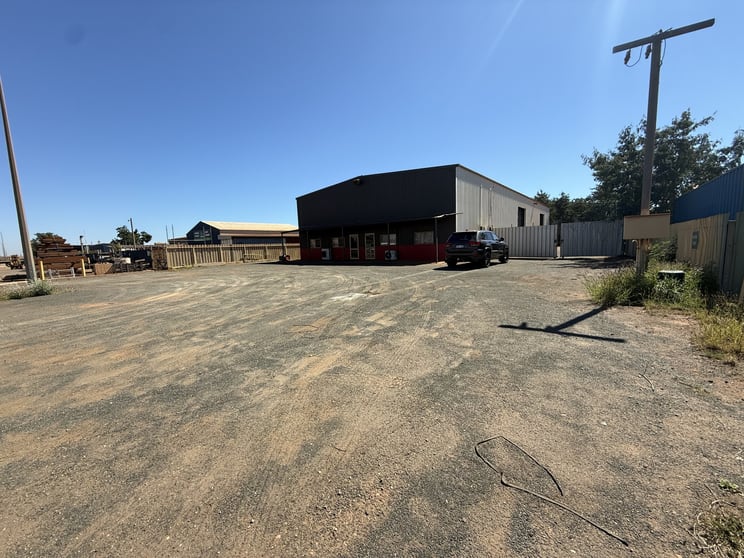 Click to view all images 14 Harwell Way Wedgefield WA 6721 - Image 1