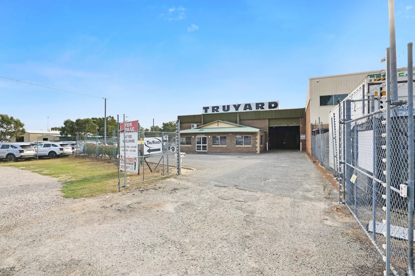 9 Burwash Place Maddington WA 6109 - Image 2