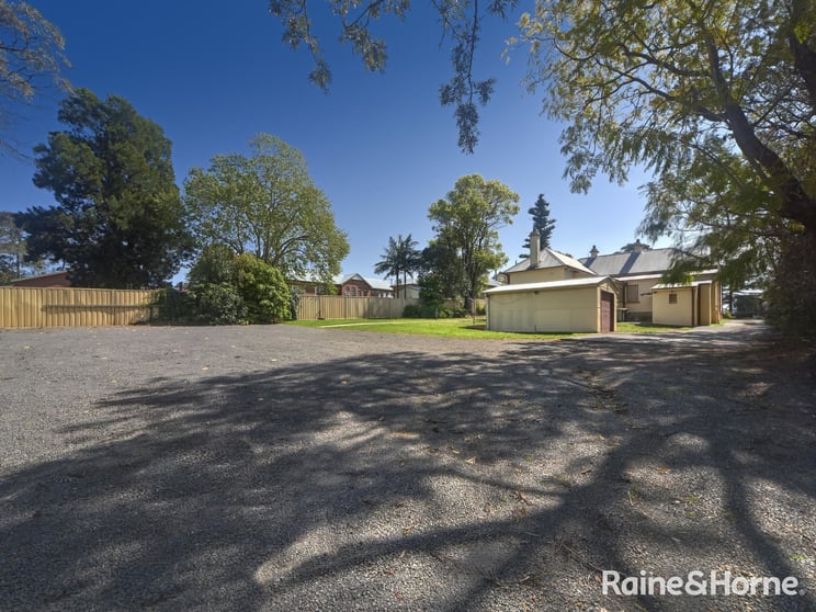 Click to view all images 84 Plunkett Street Nowra NSW 2541 - Image 3