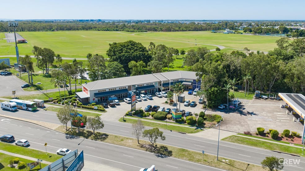 4/385 Oxley Drive Runaway Bay QLD 4216 - Image 2