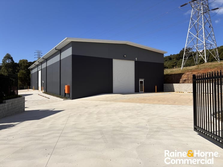 Click to view all images 1/15 Brady Street Unanderra NSW 2526 - Image 1