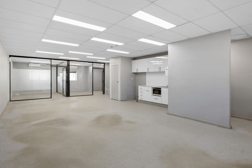 Click to view all images 17 Shipley Drive and 140 Racecourse Road Rutherford NSW 2320 - Image 3