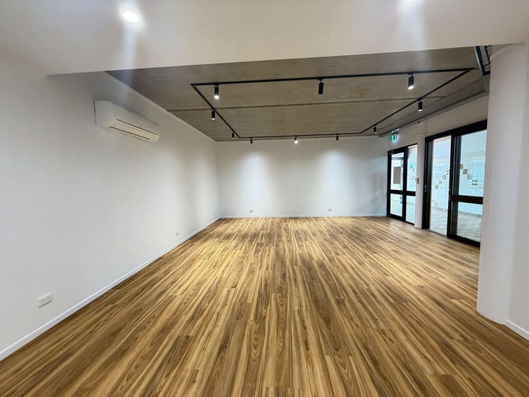 Click to view all images 7A/77 Redcliffe Parade Redcliffe QLD 4020 - Image 1