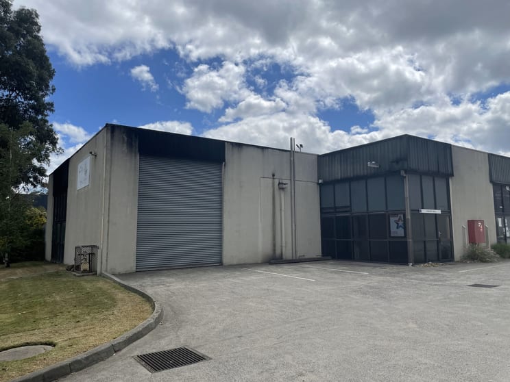 Click to view all images 1/18 Gatwick Road Bayswater North VIC 3153 - Image 1