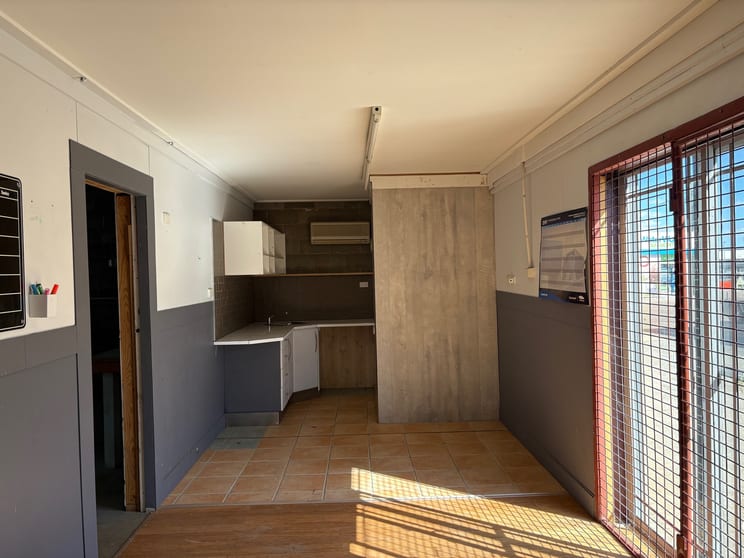 Click to view all images 2/3-1 Avro Street Tamworth NSW 2340 - Image 3