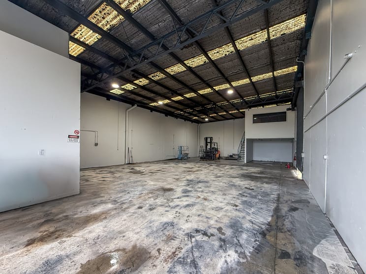 Click to view all images 1/52 Barry Road New Gisborne VIC 3438 - Image 2