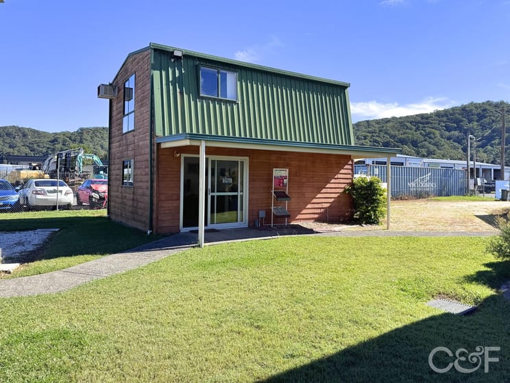 Click to view all images Part B/4 Luke Close West Gosford NSW 2250 - Image 2