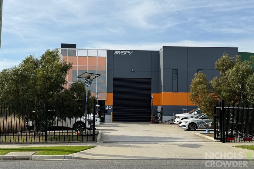 Click to view all images 30 Colemans Road Carrum Downs VIC 3201 - Image 2