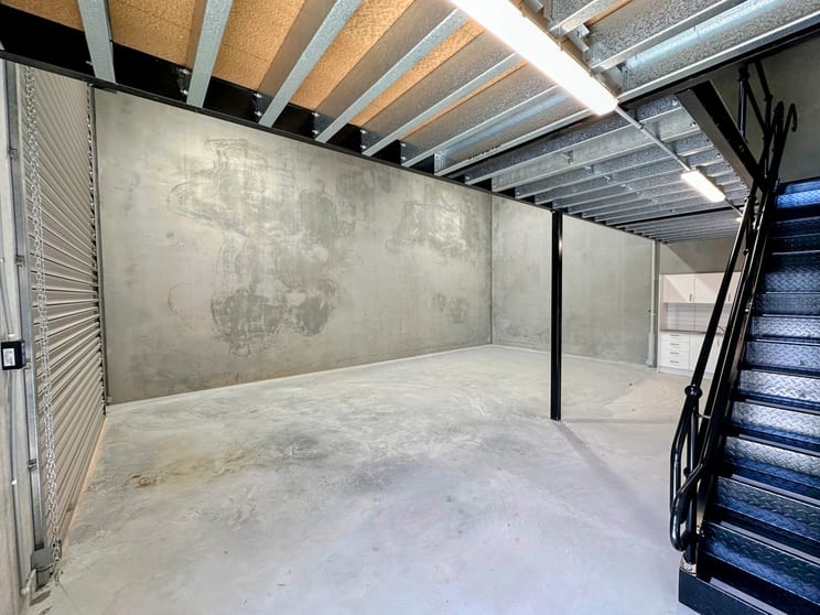 Click to view all images 17 Middle Road Hillcrest QLD 4118 - Image 4
