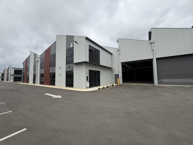 Click to view all images Warehouse 4/108 Glenroy Street Pennington SA 5013 - Image 1