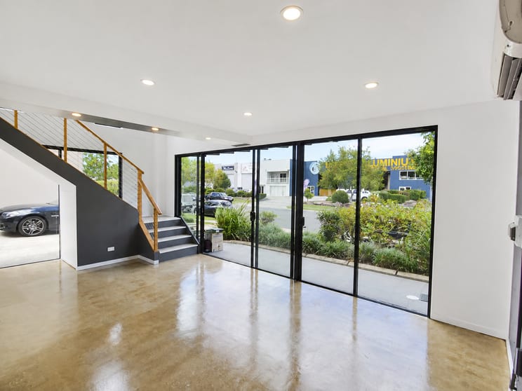Click to view all images Burleigh Heads QLD 4220 - Image 2
