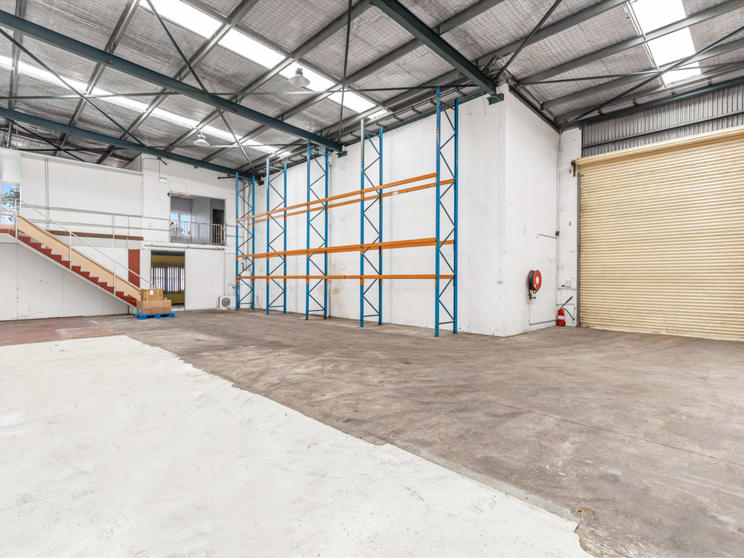 Click to view all images Multiple Industrial Units/26 Barry Road Chipping Norton NSW 2170 - Image 1
