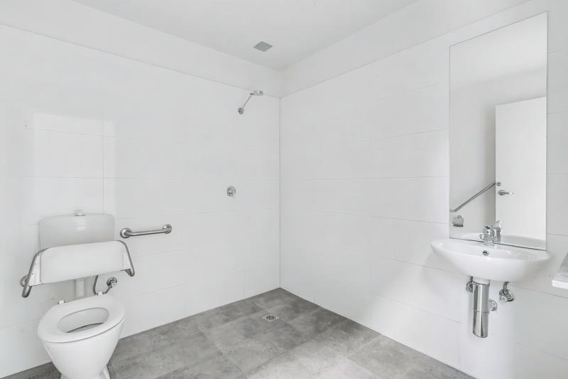 8 Carpenter Close Cranbourne West VIC 3977 - Image 2