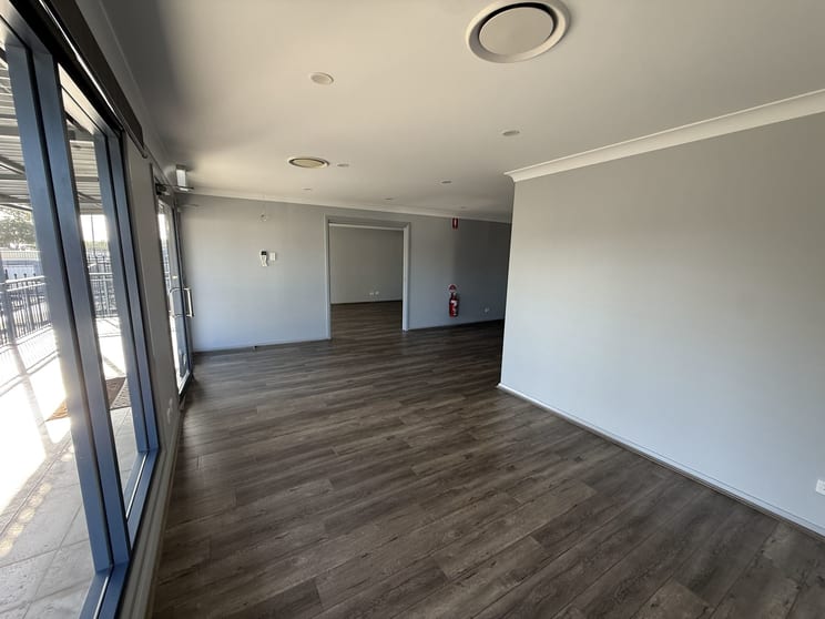 Click to view all images 2/6 Bolwarra Rd Port Macquarie NSW 2444 - Image 3