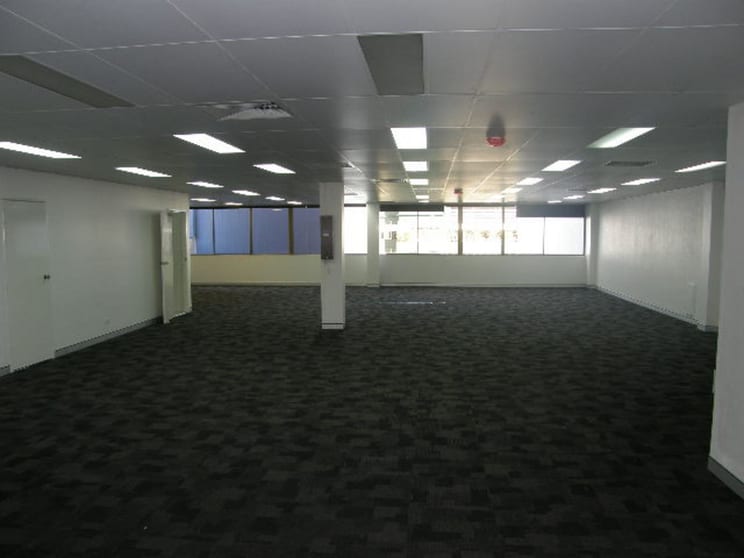 Click to view all images 21 Lissner Street Toowong QLD 4066 - Image 4