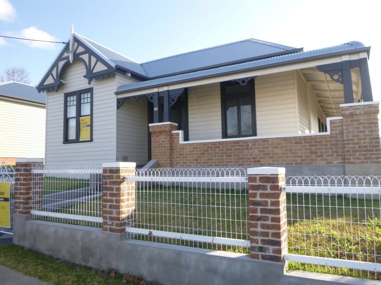 Click to view all images 25 Peden Street Bega NSW 2550 - Image 1