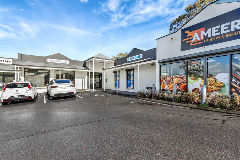 Click to view all images 1 Longview Road Windsor Gardens SA 5087 - Image 1