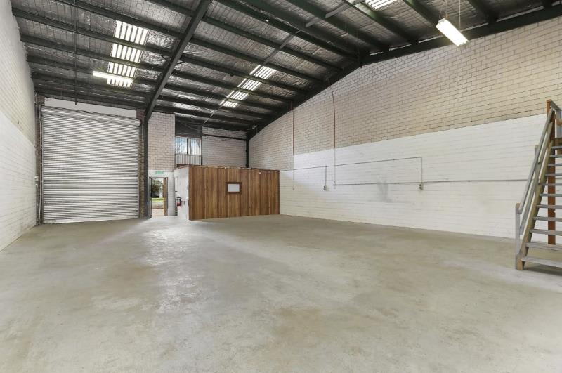 Click to view all images Unit 3/3/16 Works Place Milperra NSW 2214 - Image 2
