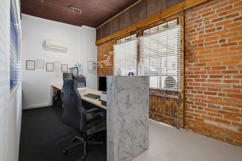 16 Mostyn Street Castlemaine VIC 3450 - Image 2