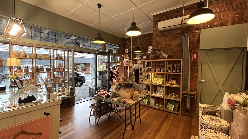 Click to view all images 105 Maling Road Canterbury VIC 3126 - Image 2