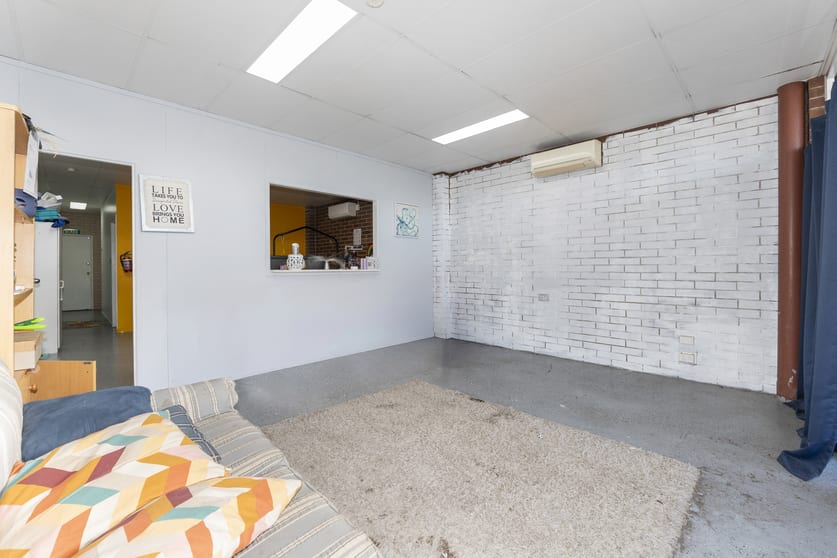 Click to view all images Shop 5/73 Gavin Street Bundaberg North QLD 4670 - Image 3
