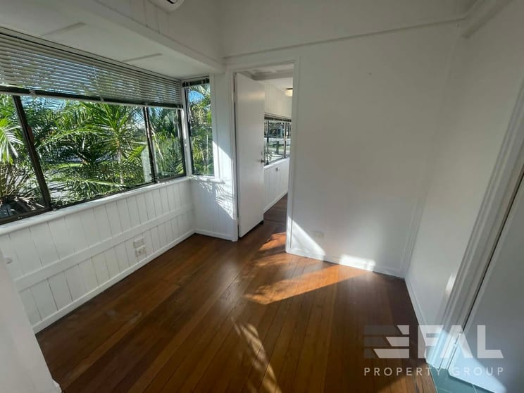 Click to view all images Suite D/103 Verney Road W Graceville QLD 4075 - Image 2