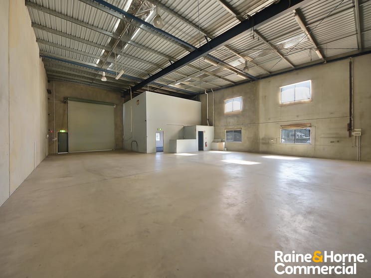 Click to view all images 1/21 Duntroon Street Brendale QLD 4500 - Image 2