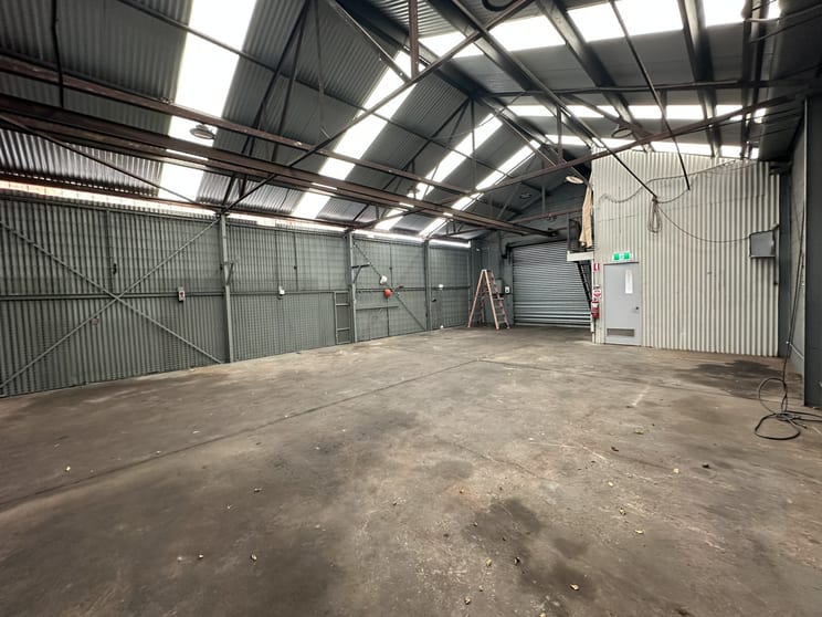Click to view all images 38 Carrington Road Guildford NSW 2161 - Image 3