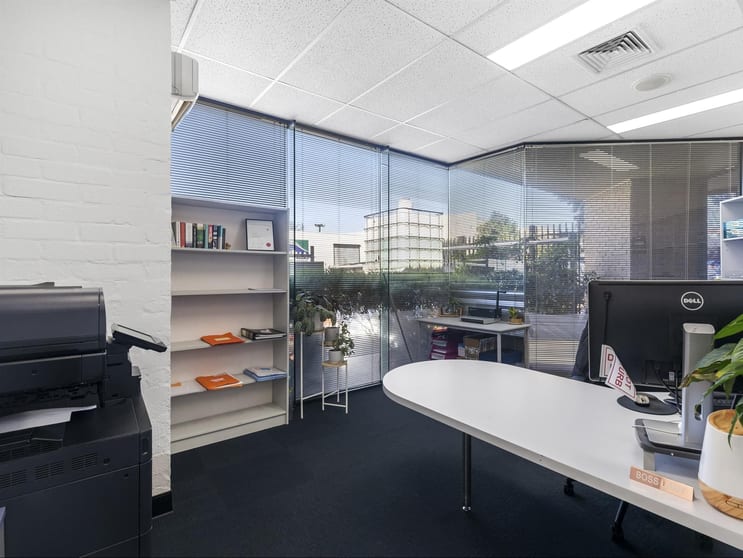 Click to view all images Unit 1/2 Keith Campbell Court Scoresby VIC 3179 - Image 3
