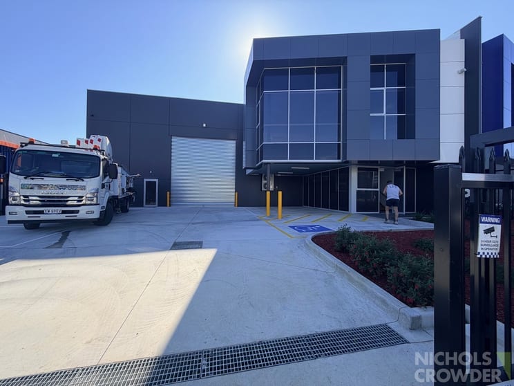 Click to view all images 23 or 25 Buontempo Road Carrum Downs VIC 3201 - Image 2
