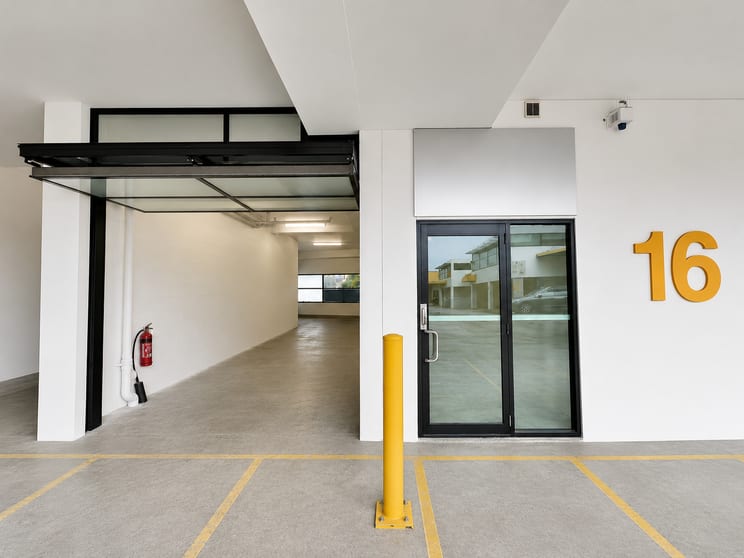Click to view all images Belrose NSW 2085 - Image 1