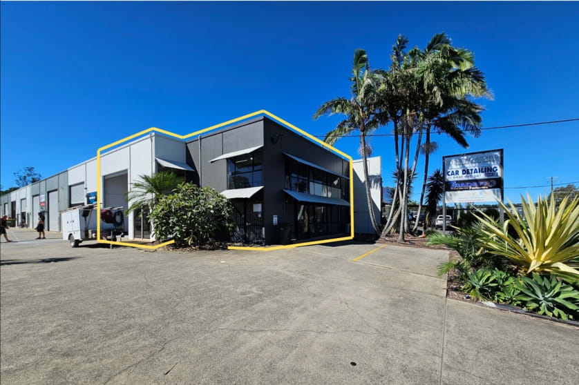 Click to view all images Currumbin Waters QLD 4223 - Image 1